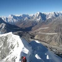 climbing-island-peak