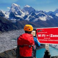 mobile-phone-reception-on-Everest-base-camp