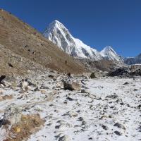 Way from Lobuche to Gorekshep